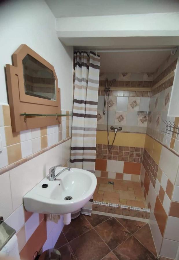 Cafe Nostalgie Dvouluzkovy Romanticky Pokoj Красна-Ліпа Екстер'єр фото