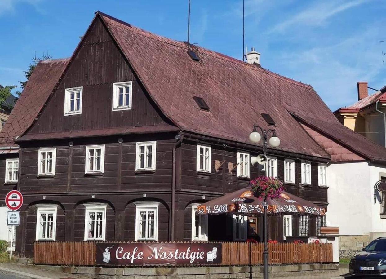 Cafe Nostalgie Dvouluzkovy Romanticky Pokoj Красна-Ліпа Екстер'єр фото